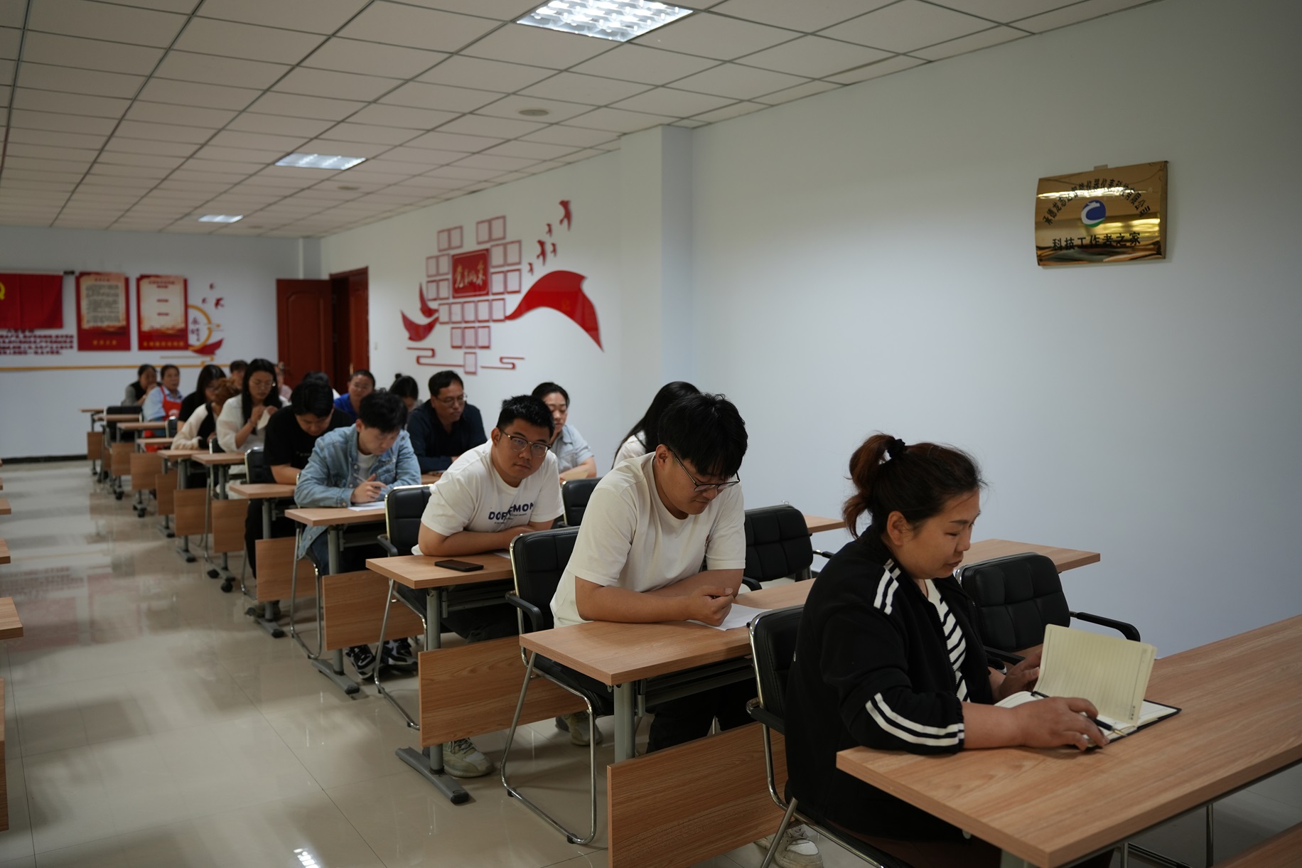  承德龍志達(dá)智能儀器儀表科技有限公司